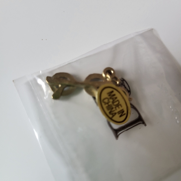 Vintage Di Diamonds International Bracelets and Glasses Charm - Picture 3 of 11